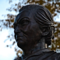 Büste von Gabriela Mistral in Stuttgart