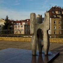 Dreiklang mit Blick zur  in Stuttgart